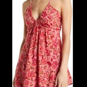 Pretty floral print on this xs cross back tank. Like new condition. Fits loose.